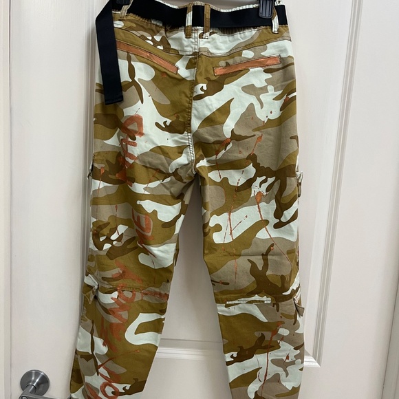 V.I.P. Camo Cargo Jogger Pants with Graffiti Print – Size Small - Picture 10 of 14